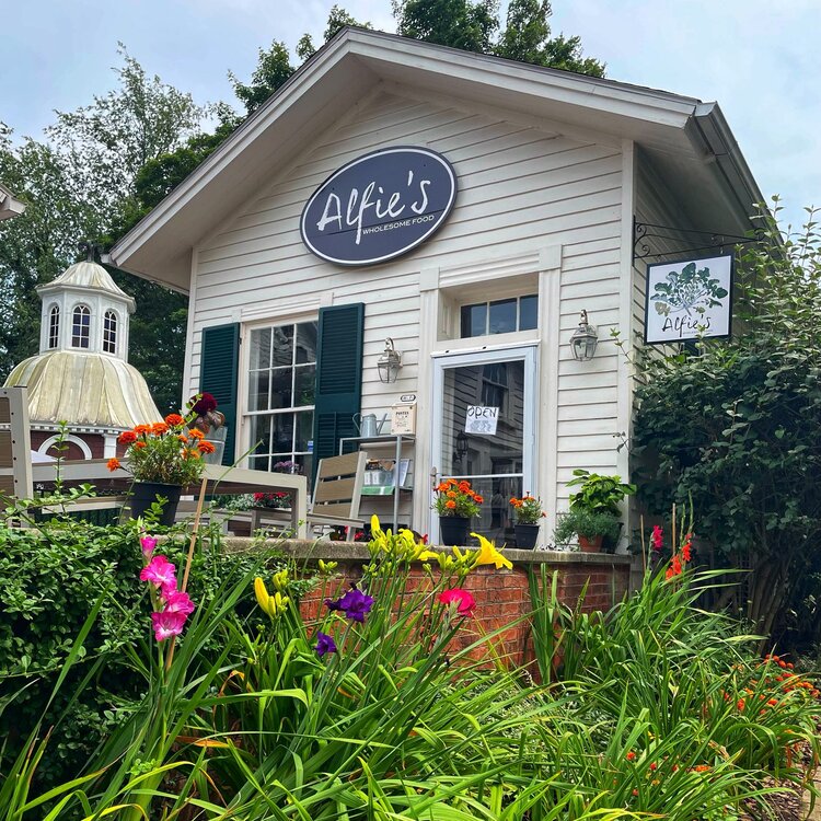 A front facing image of Alfie's in Newark, OH.