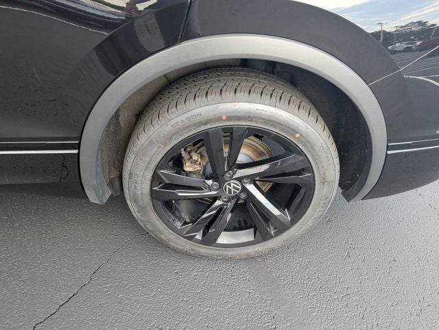2023 Volkswagen Tiguan 2.0T SE R-Line Black