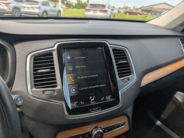 2021 Volvo XC90 T6 Momentum