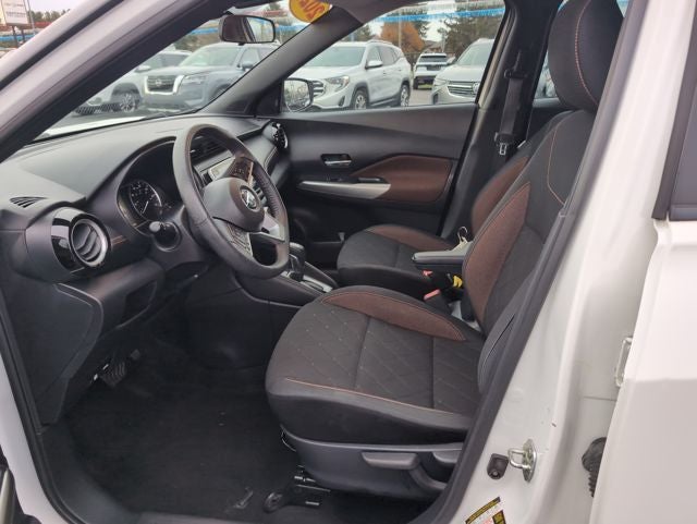 2020 Nissan Kicks SR