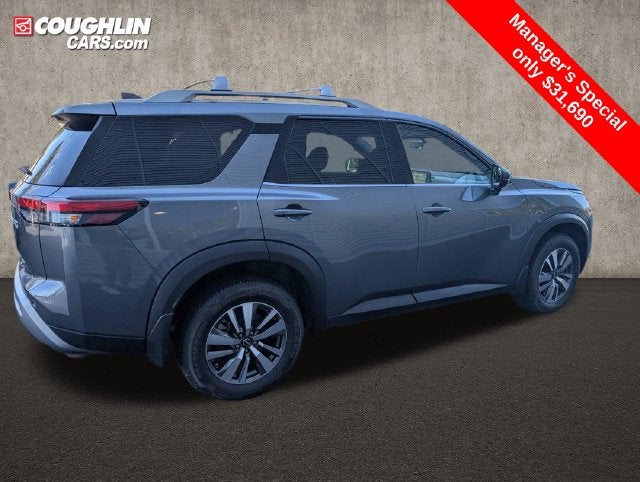 2024 Nissan Pathfinder SL