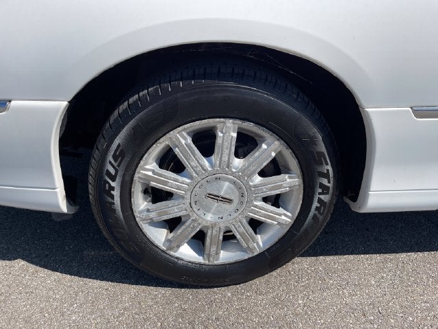 2007 Lincoln Town Car Signature Limited