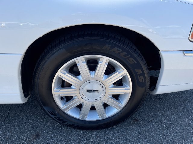 2007 Lincoln Town Car Signature Limited