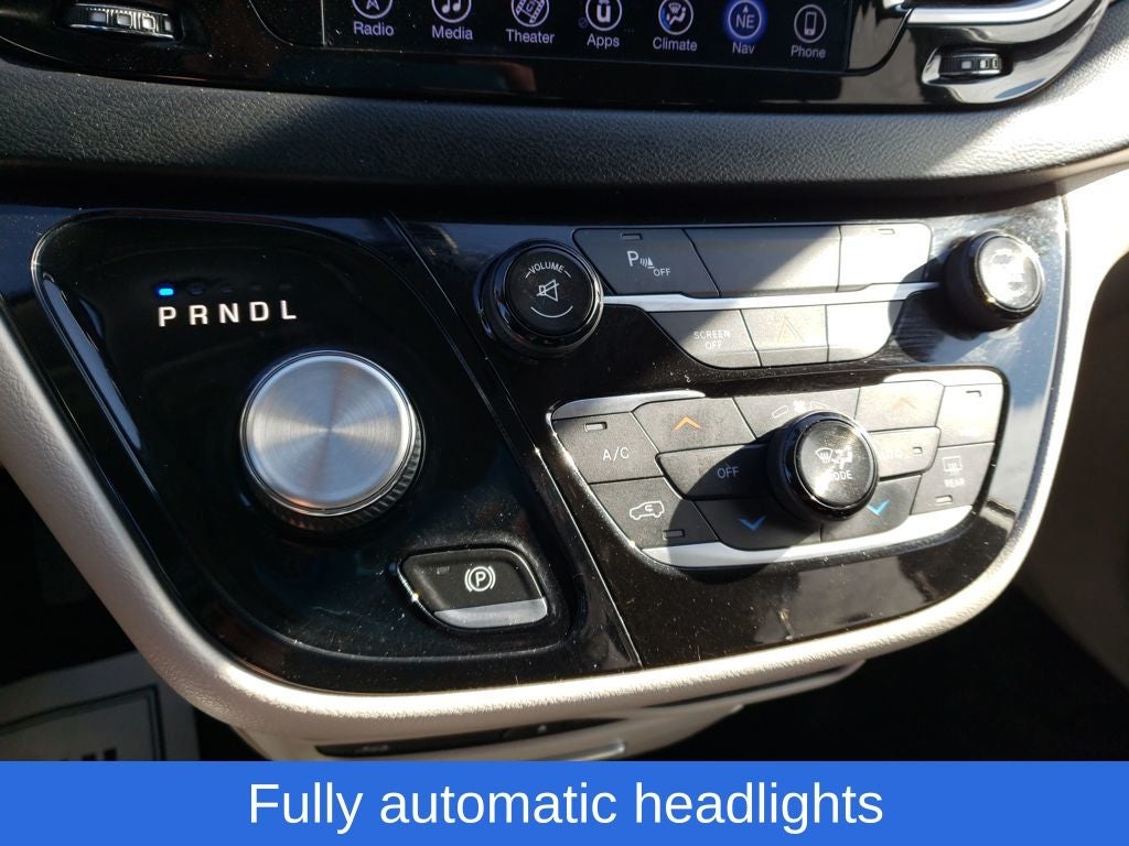 2017 Chrysler Pacifica Touring L Plus