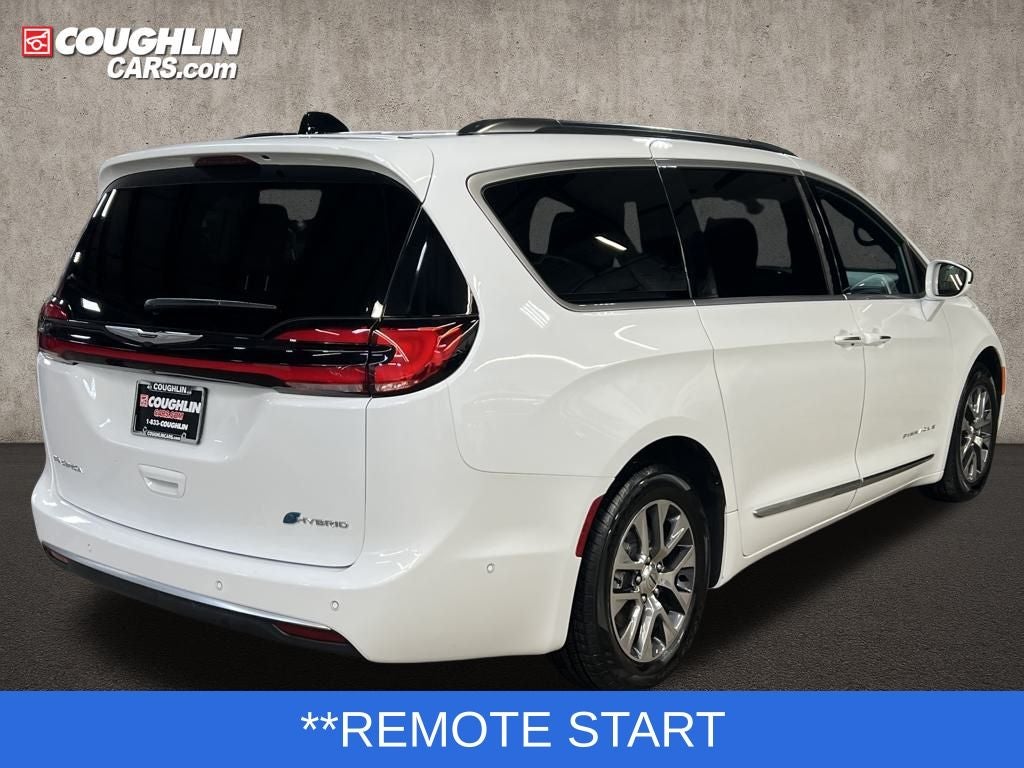 2024 Chrysler Pacifica Hybrid Pinnacle