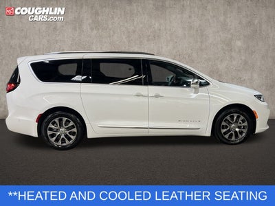 2024 Chrysler Pacifica Hybrid Pinnacle