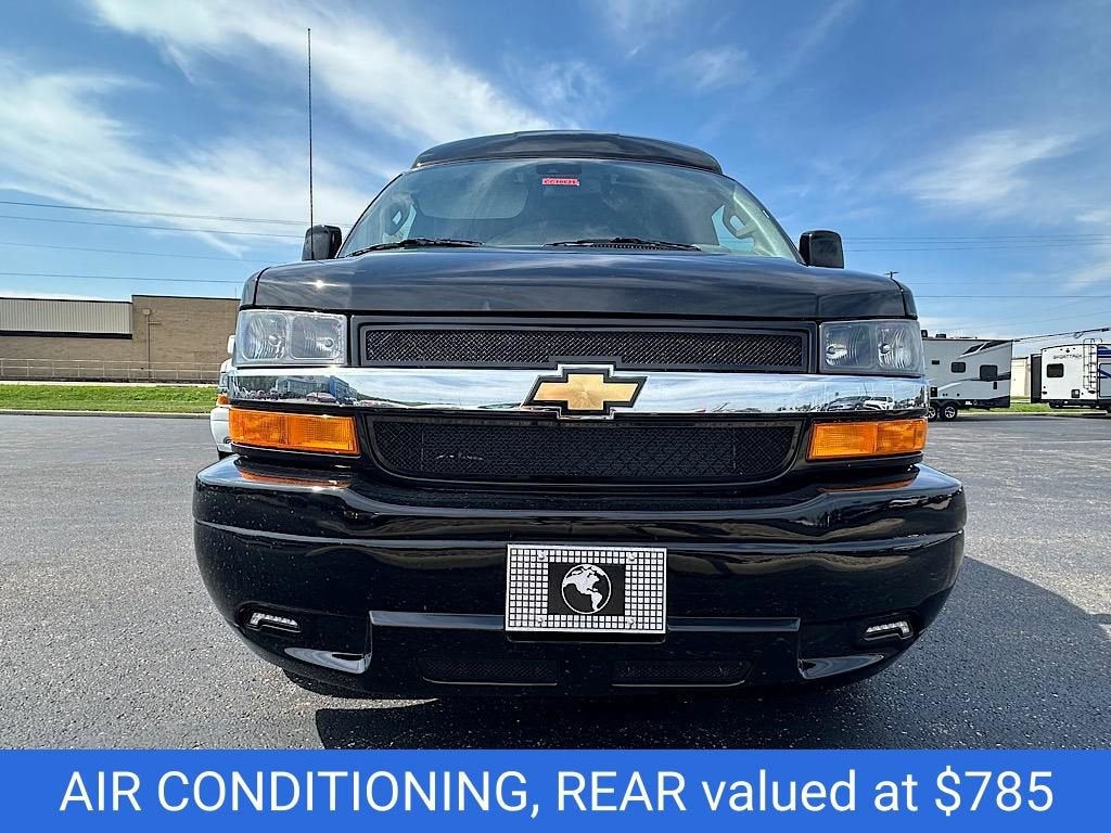 2025 Chevrolet Express Cargo WT