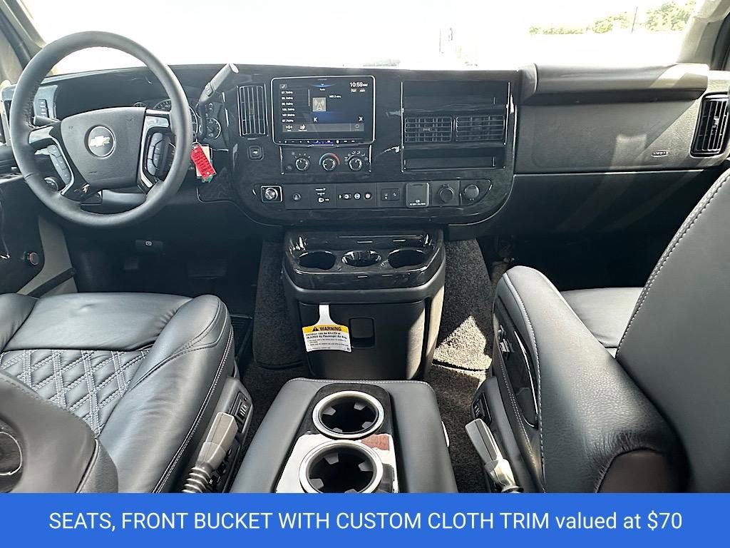 2025 Chevrolet Express Cargo WT