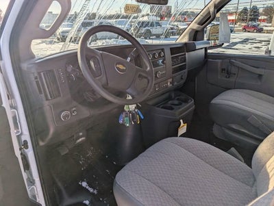 2025 Chevrolet Express Cargo WT