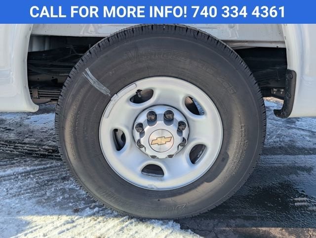 2025 Chevrolet Express Cargo WT