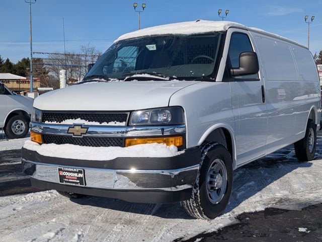 2025 Chevrolet Express Cargo WT