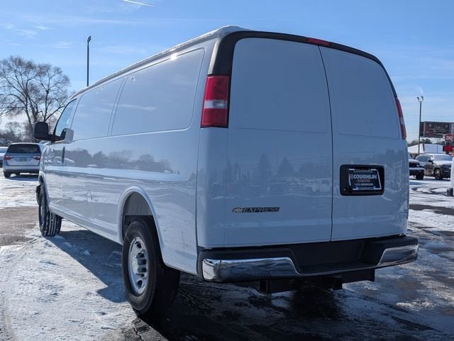 2025 Chevrolet Express Cargo WT