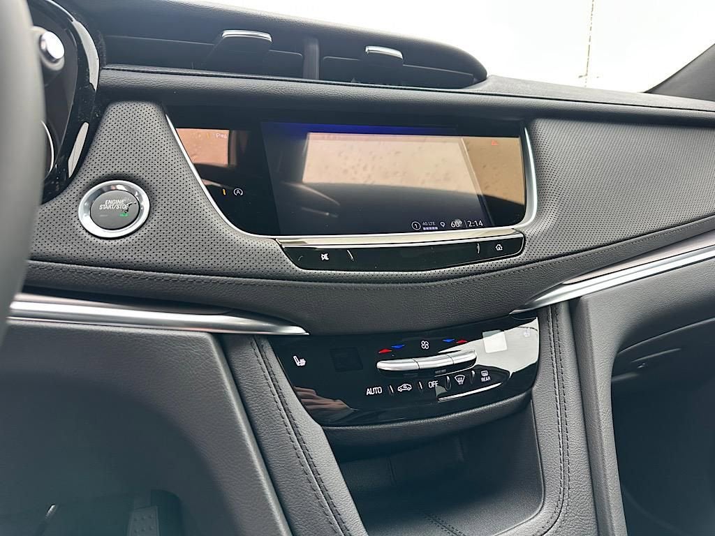 2025 Cadillac XT5 Luxury