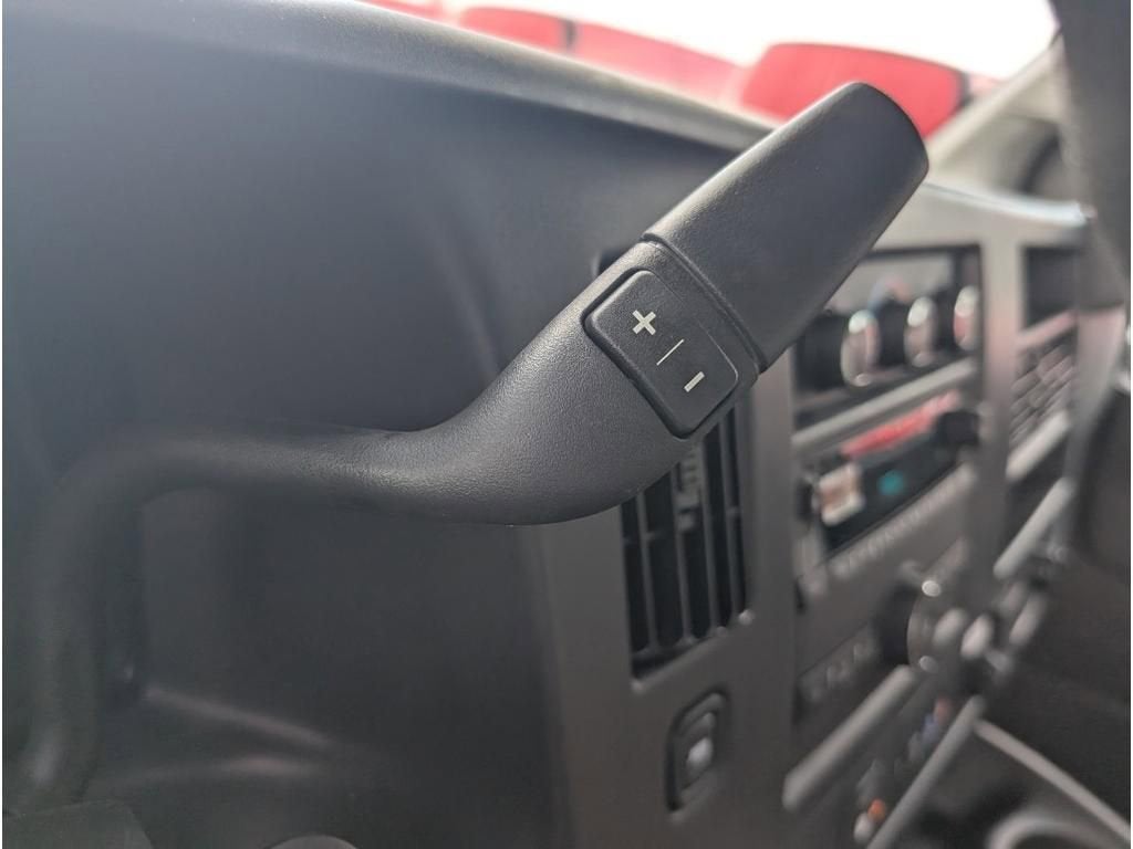 2025 Chevrolet Express Cutaway 3500 1WT