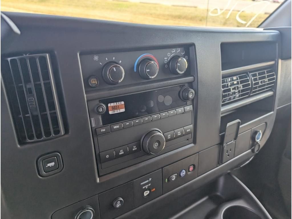 2025 Chevrolet Express Cargo 2500 WT