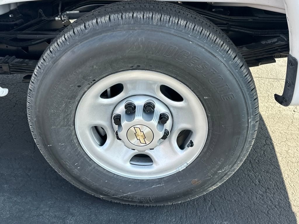 2025 Chevrolet Express Cargo 3500 WT