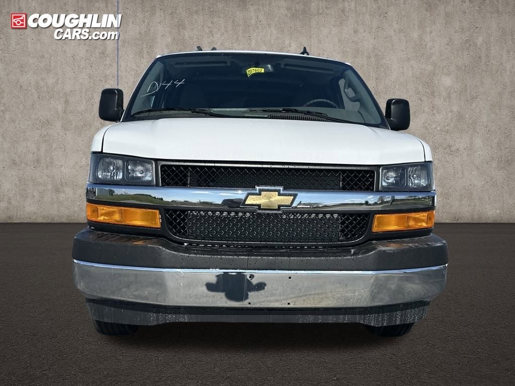 2025 Chevrolet Express Cargo 3500 WT