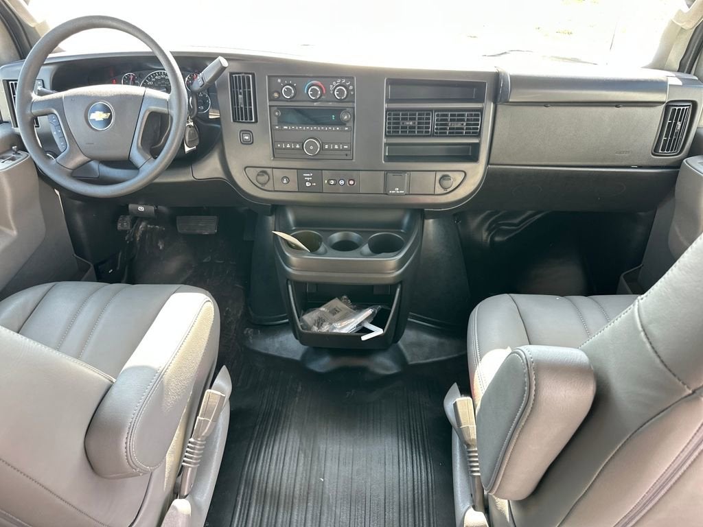 2025 Chevrolet Express Cargo 3500 WT