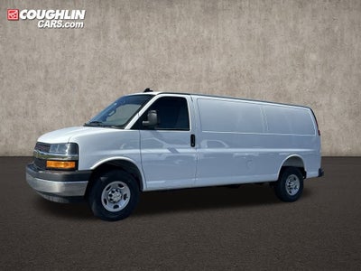 2025 Chevrolet Express Cargo 3500 WT
