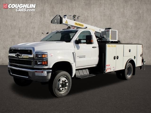 2023 Chevrolet Silverado 6500 HD Work Truck