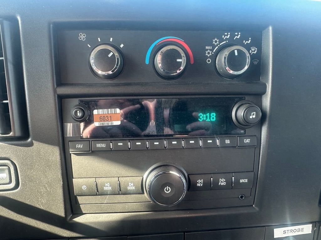 2025 Chevrolet Express Cutaway 3500 1WT