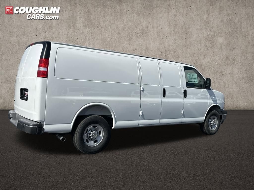 2025 Chevrolet Express Cargo WT