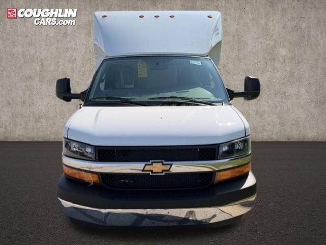 2026 Chevrolet Express Cutaway 3500 1WT