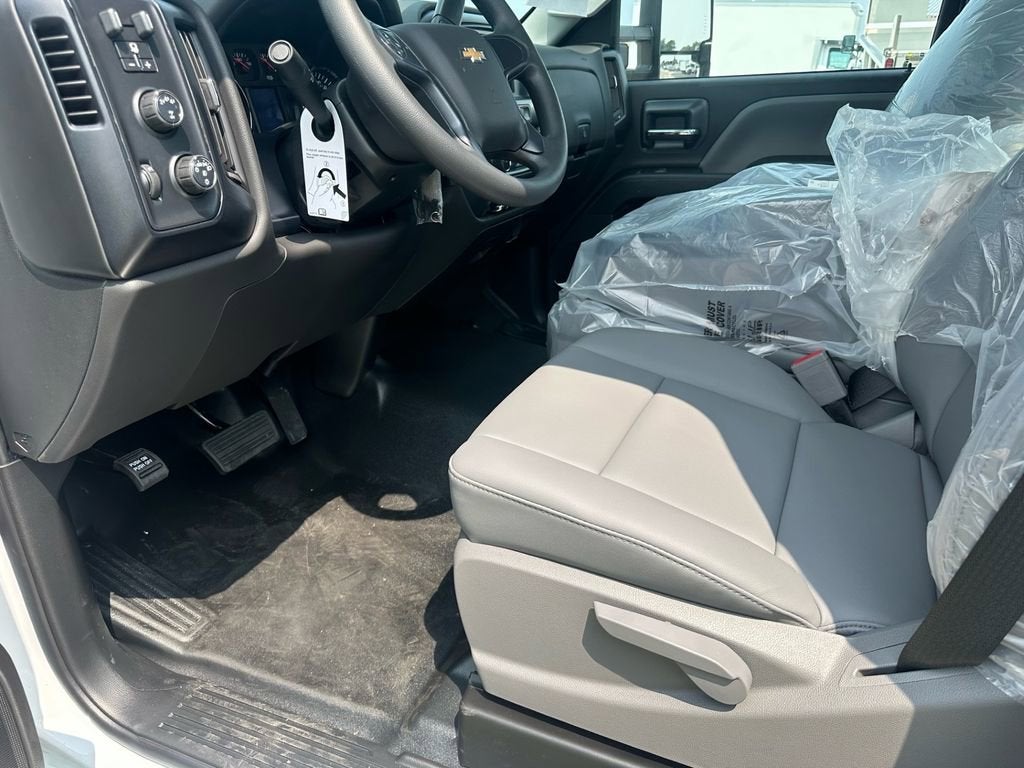 2024 Chevrolet Silverado 5500 HD Work Truck