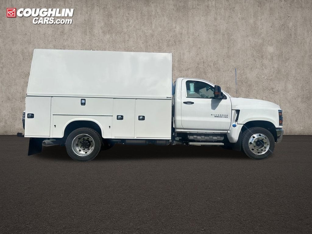 2024 Chevrolet Silverado 6500 HD Work Truck