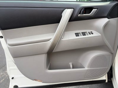 2013 Toyota Highlander Base