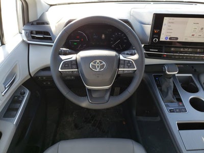 2025 Toyota Sienna XLE