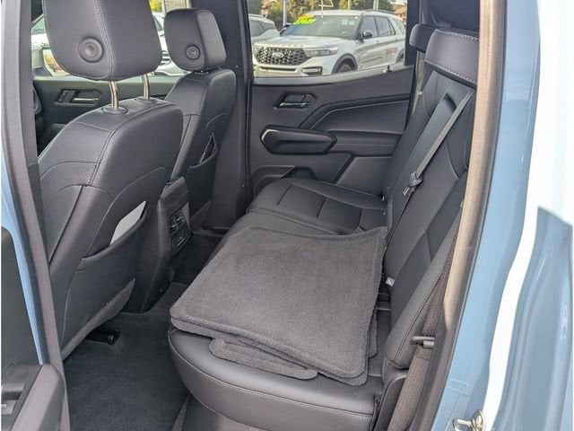 2025 Chevrolet Colorado WT/LT