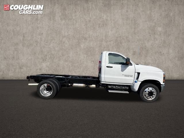 2024 Chevrolet Silverado 6500 HD Work Truck
